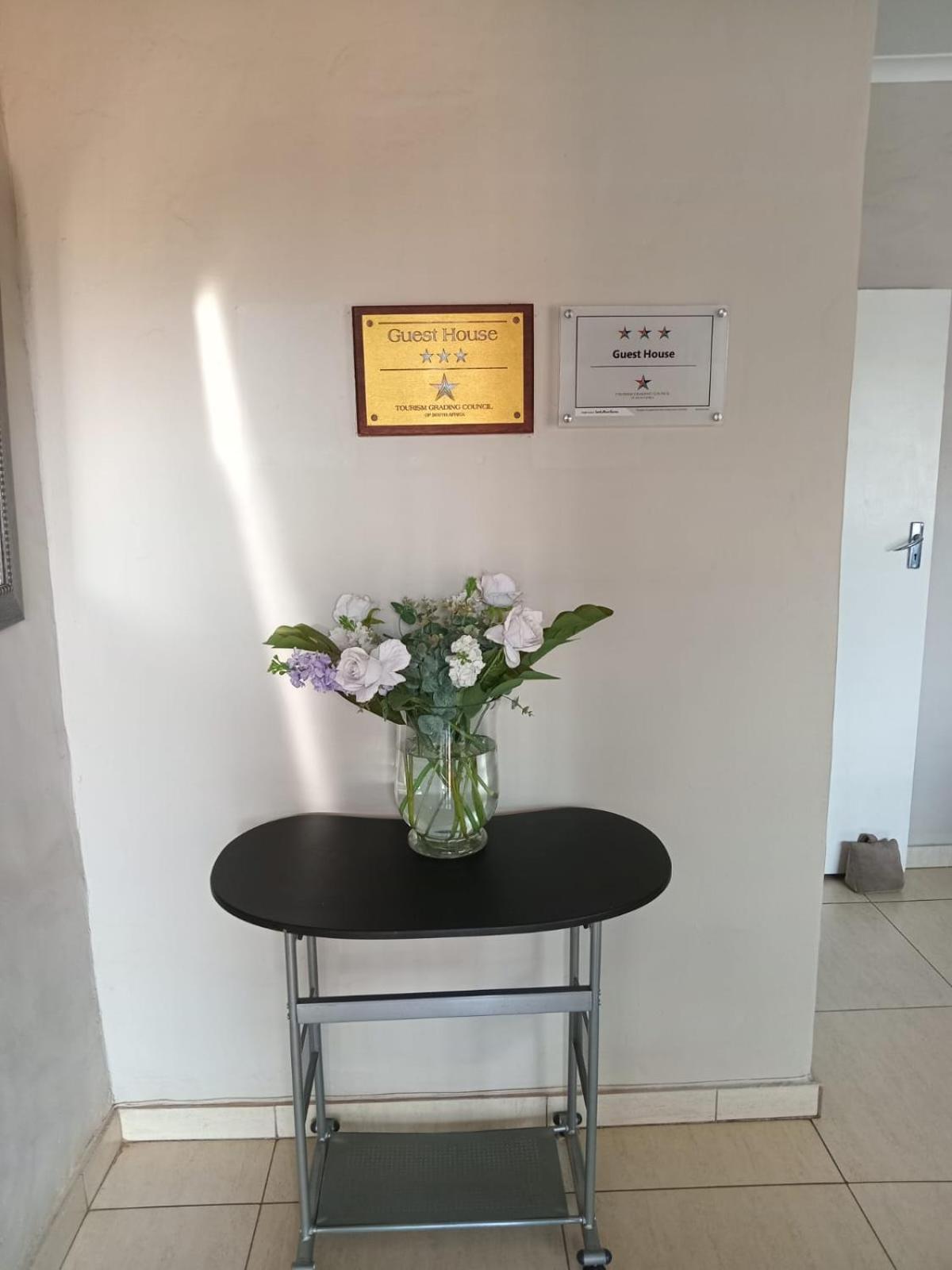 African Kingdom Guest House Боксбург Экстерьер фото
