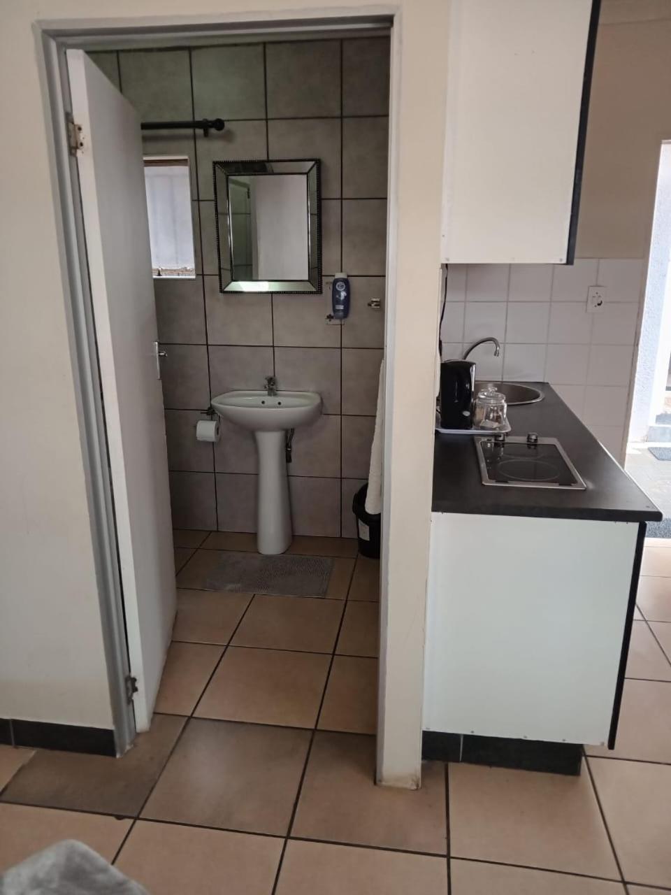 African Kingdom Guest House Боксбург Экстерьер фото